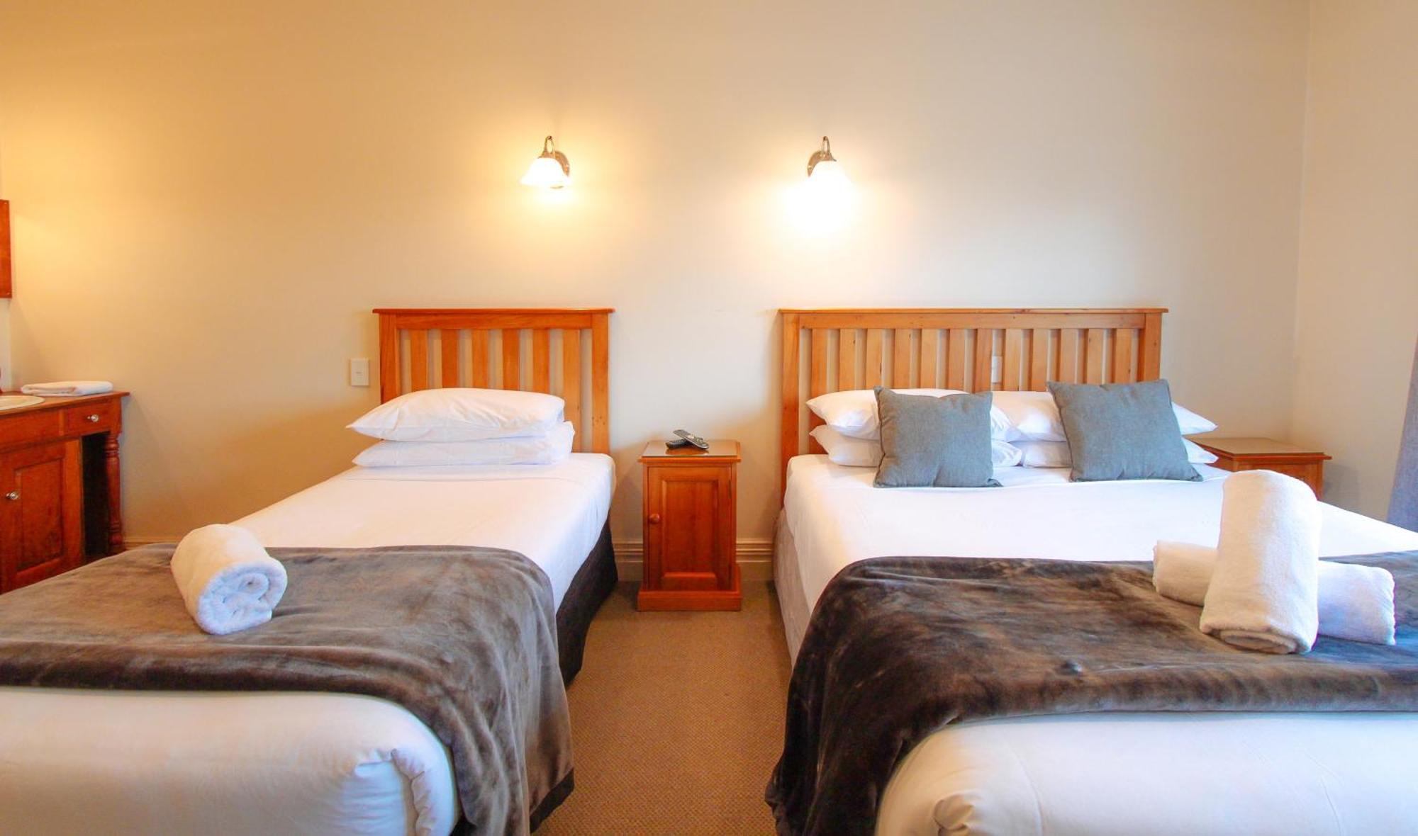 The Grand Hotel & Bar - Akaroa Esterno foto
