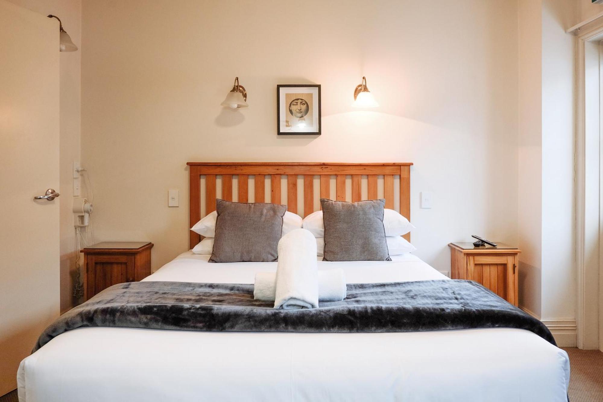 The Grand Hotel & Bar - Akaroa Esterno foto