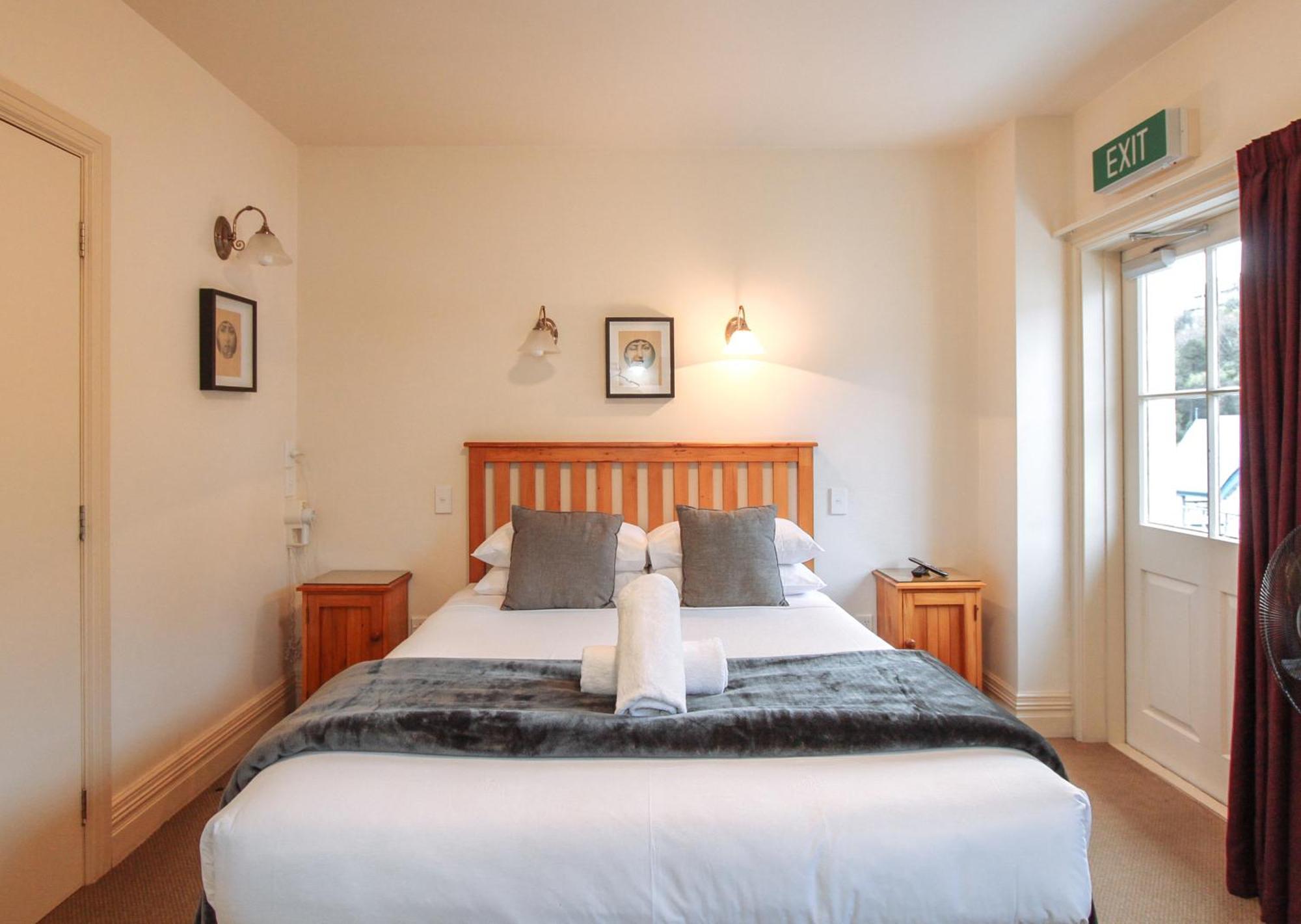 The Grand Hotel & Bar - Akaroa Esterno foto